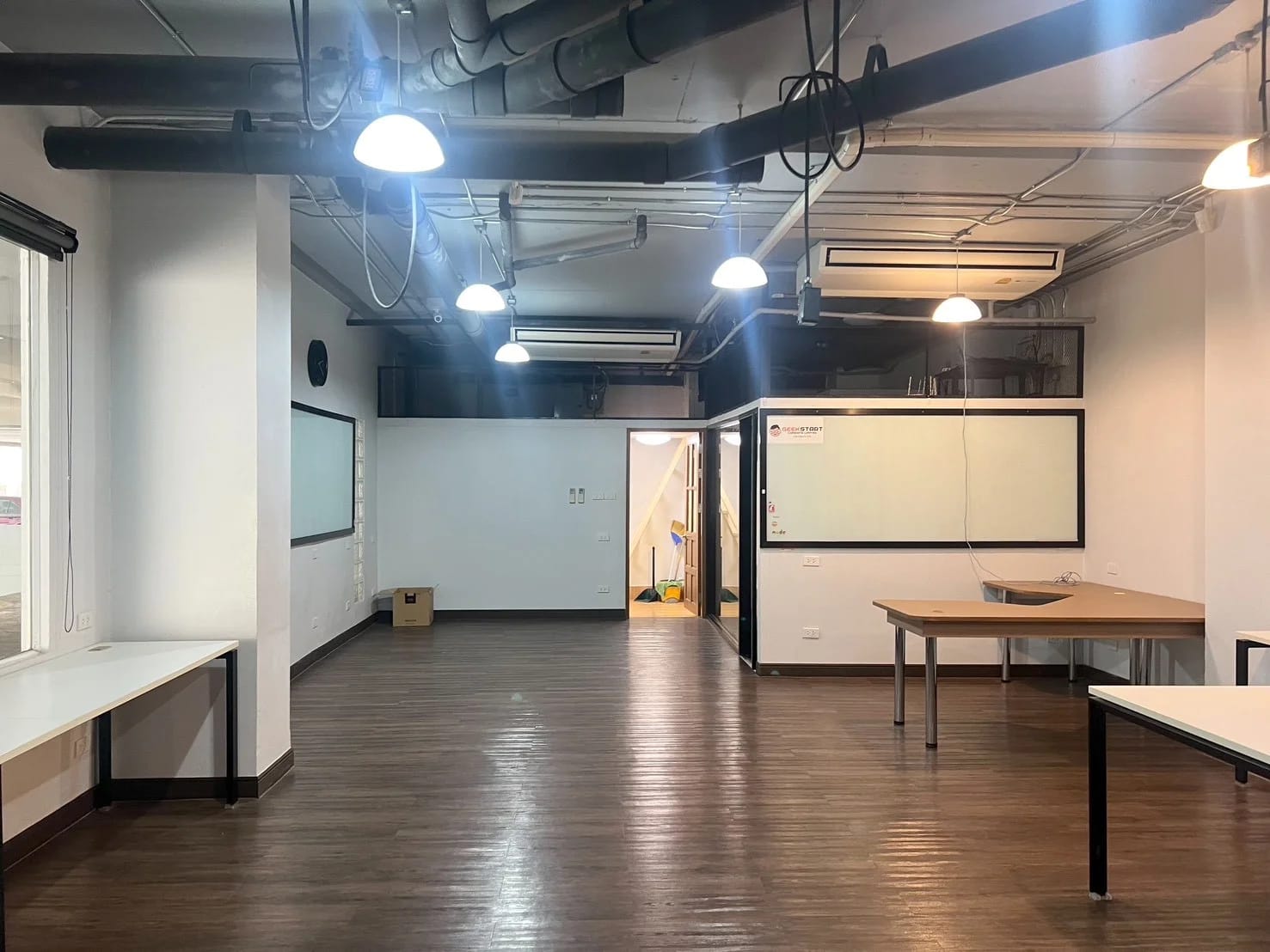 Office For Rent สีลม, เขตบางรัก, กรุงเทพมหานคร — photo 1