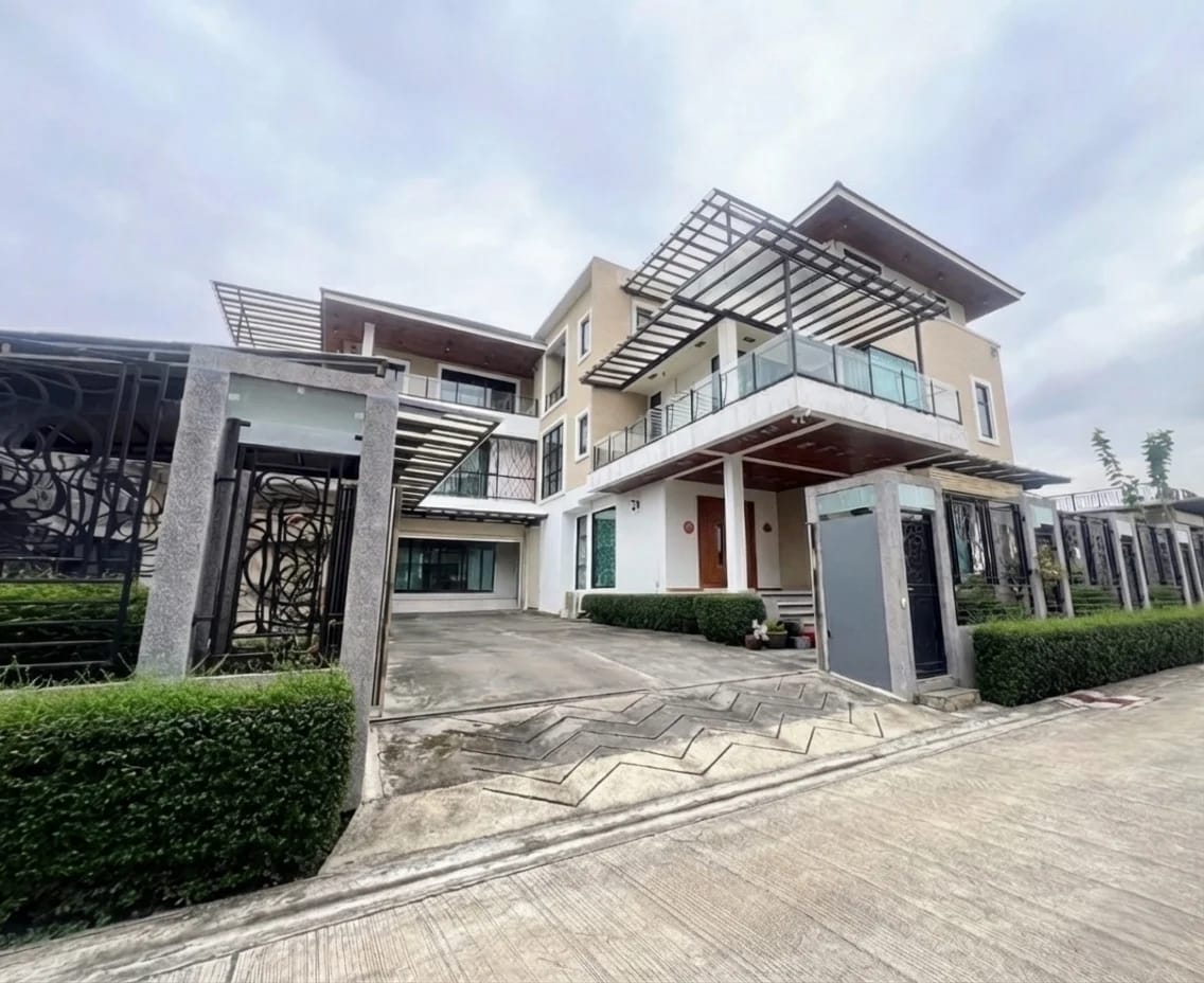 House For Sale บางจาก, พระโขนง, กรุงเทพมหานคร — photo 1